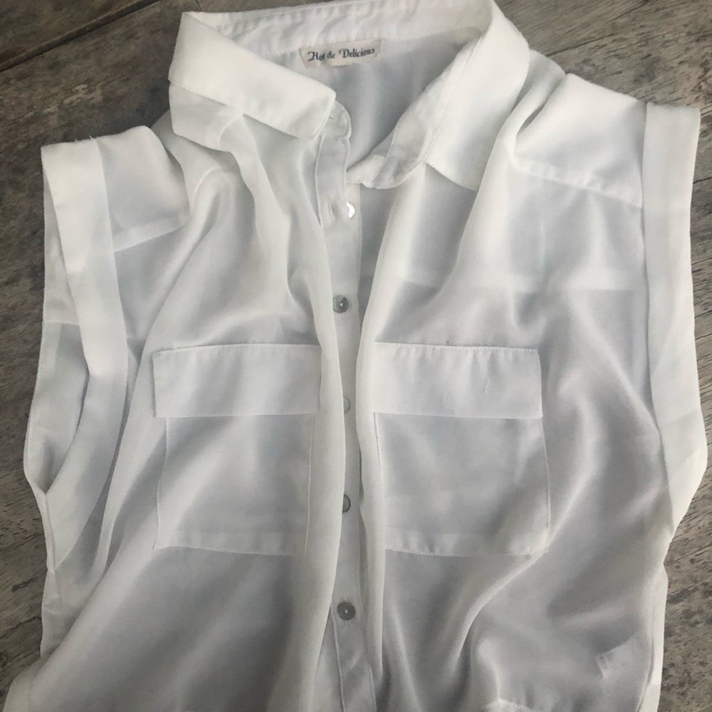 SALE🎉🎉 Hot and Delicious Creamy White Top